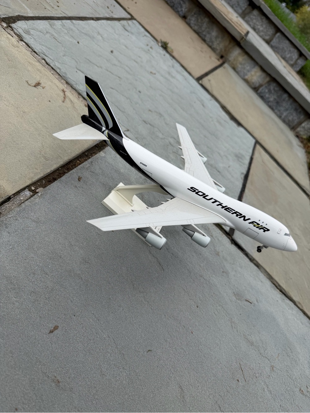 Southern Air White & Black Boeing 747-200F Airplane Model - Picture 3 of 6